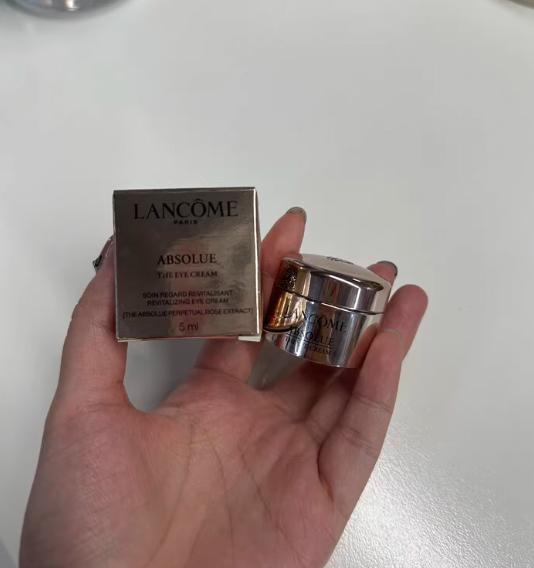 眼圈40-50岁眼霜哪个牌子好？j9国际20岁适合什么眼霜去黑(图4)