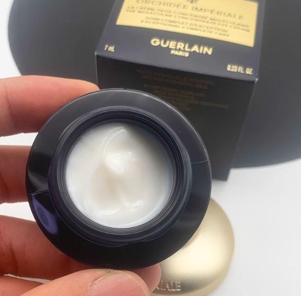 个牌子好：去黑眼圈眼霜推荐哪款呢？j9九游会登录50岁适合的眼霜哪(图2)