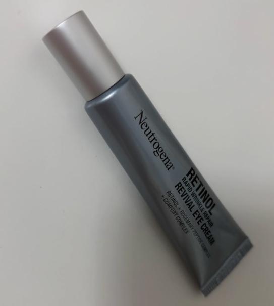 个牌子好：去黑眼圈眼霜推荐哪款呢？j9九游会登录50岁适合的眼霜哪(图5)